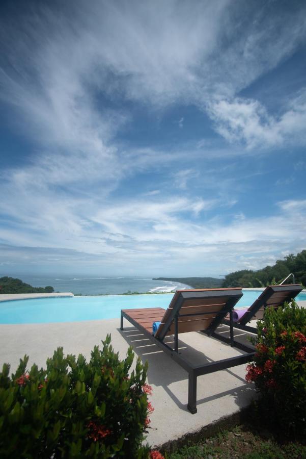 Ballena Paraiso Lodge Увита Екстериор снимка
