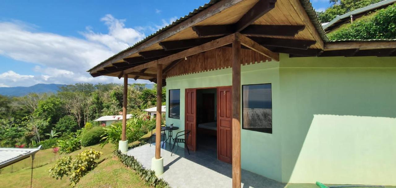 Ballena Paraiso Lodge Увита Екстериор снимка
