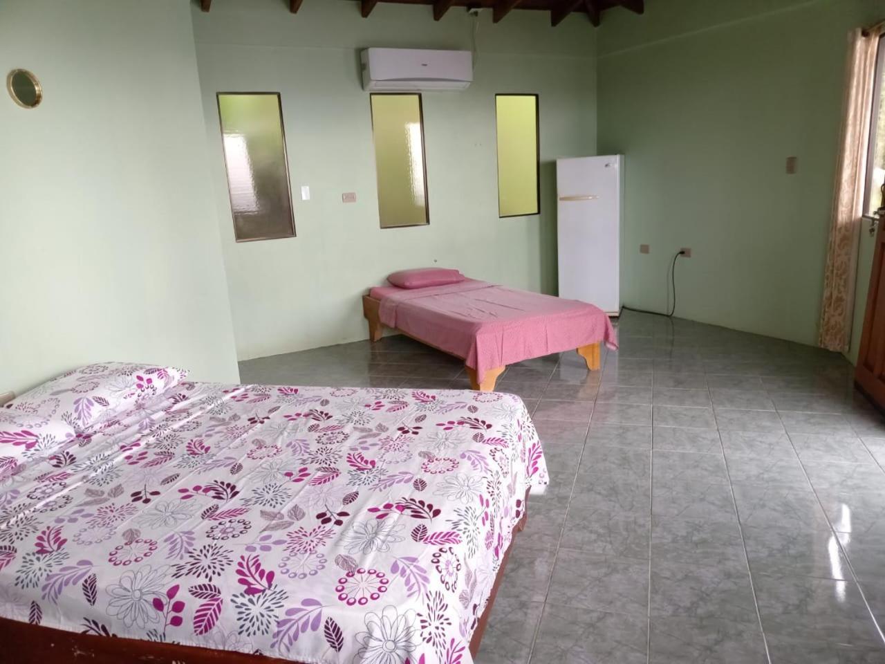 Ballena Paraiso Lodge Увита Екстериор снимка