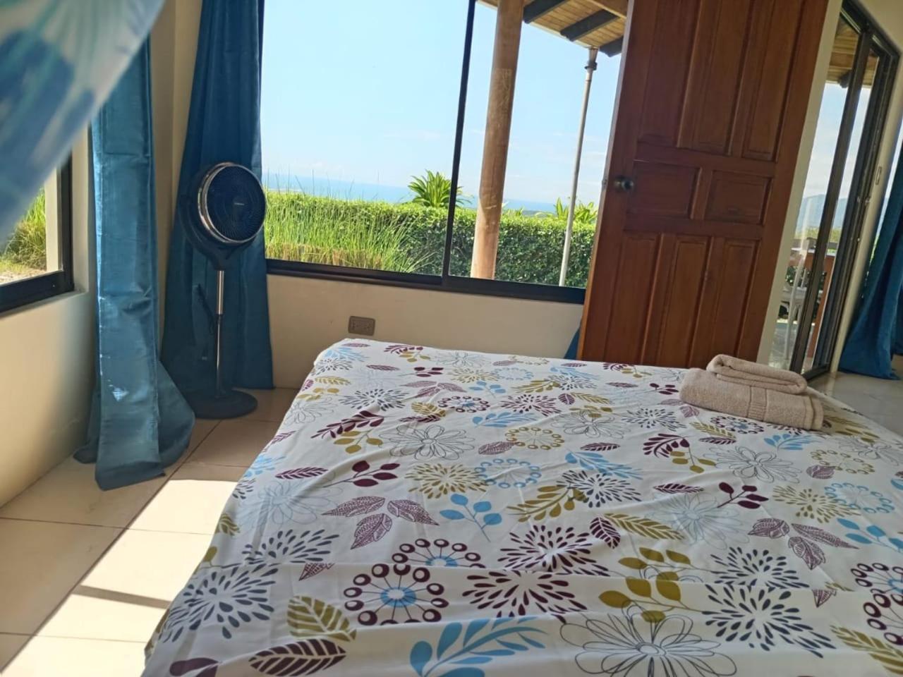 Ballena Paraiso Lodge Увита Екстериор снимка