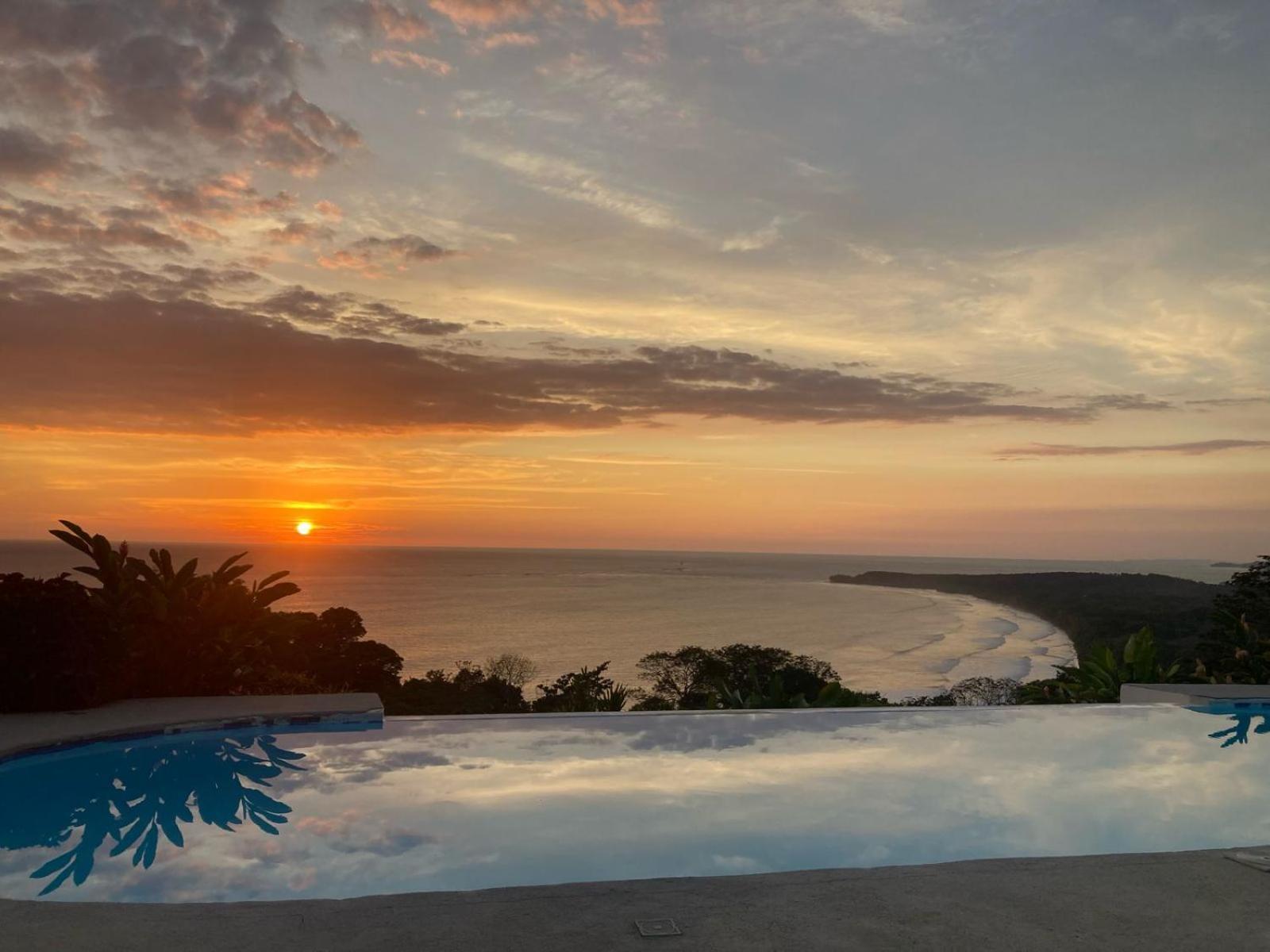 Ballena Paraiso Lodge Увита Екстериор снимка
